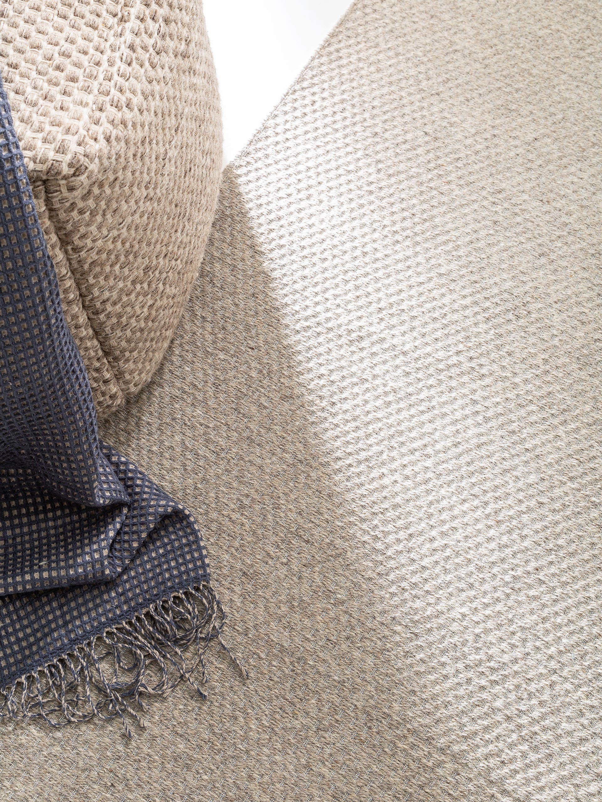 Tapis de passage en laine Celia gris foncé